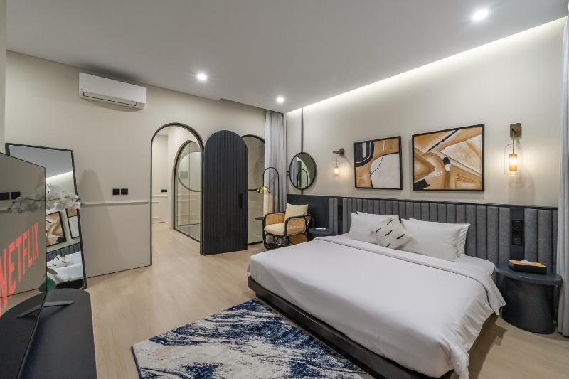 Chandler Berawa - Bright & Stylish 2BR Getaway near Berawa Beach - image 3
