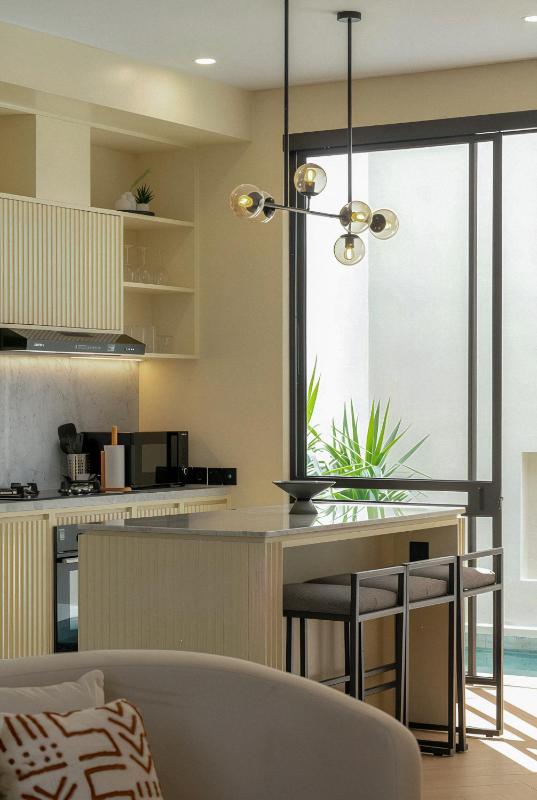 Chandler Berawa - Bright & Stylish 2BR Getaway near Berawa Beach - image 21