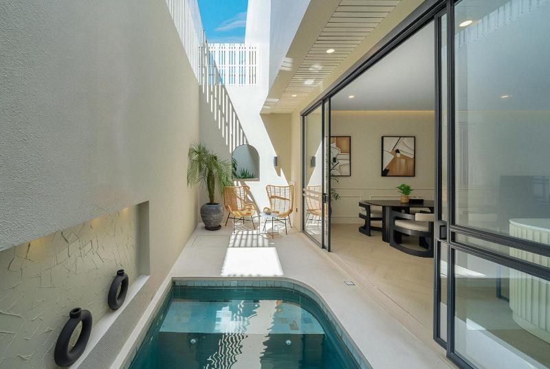 Chandler Berawa - Bright & Stylish 2BR Getaway near Berawa Beach - image 4