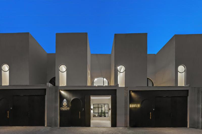 Chandler Berawa - Bright & Stylish 2BR Getaway near Berawa Beach - image 16