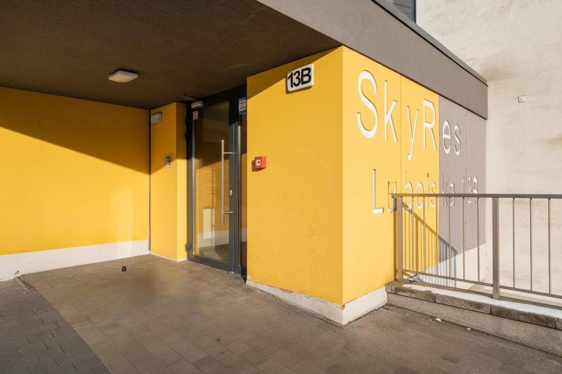 Modern Grey Apartment Close to the Centre of Rzeszów Perfect for Remote Work by Noclegi Renters - image 8