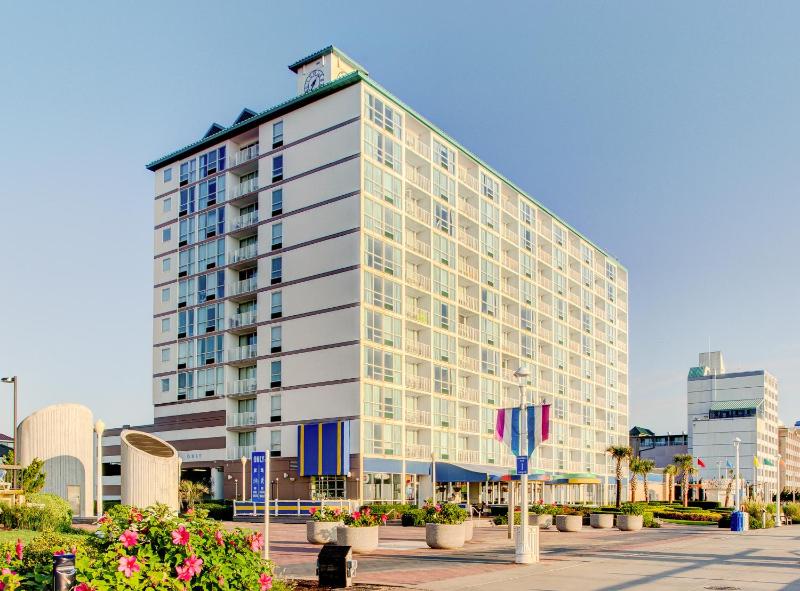 Boardwalk Resort Hotel and Villas - image 35