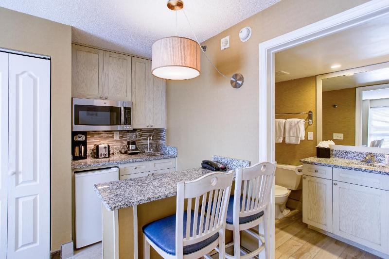 Boardwalk Resort Hotel and Villas - image 6