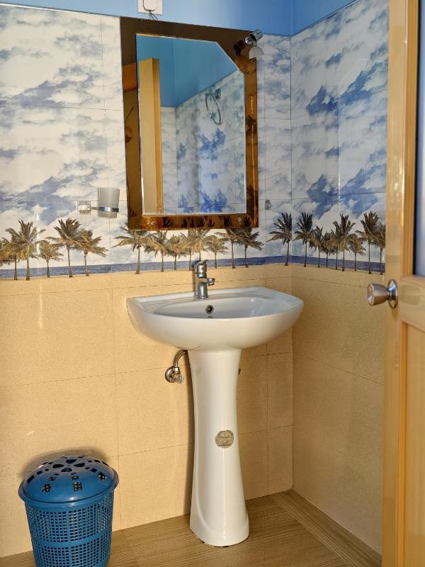 ELLA FREEDOM STAR COTTAGE - image 39