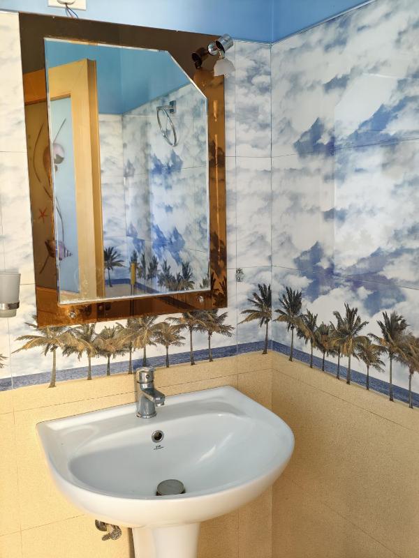 ELLA FREEDOM STAR COTTAGE - image 30