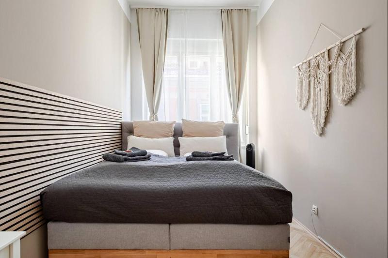 Boho Living Altstadt Suites - Free Parking by HERO HOMES Graz - image 16