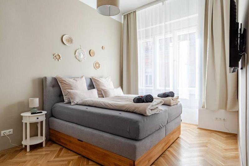 Boho Living Altstadt Suites - Free Parking by HERO HOMES Graz - image 11