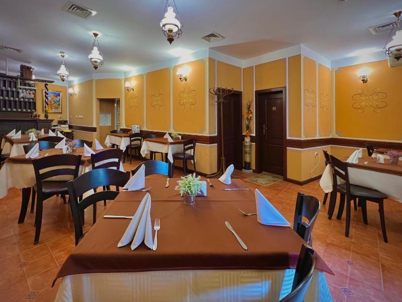 Family Hotel at Renaissance Square - image 13
