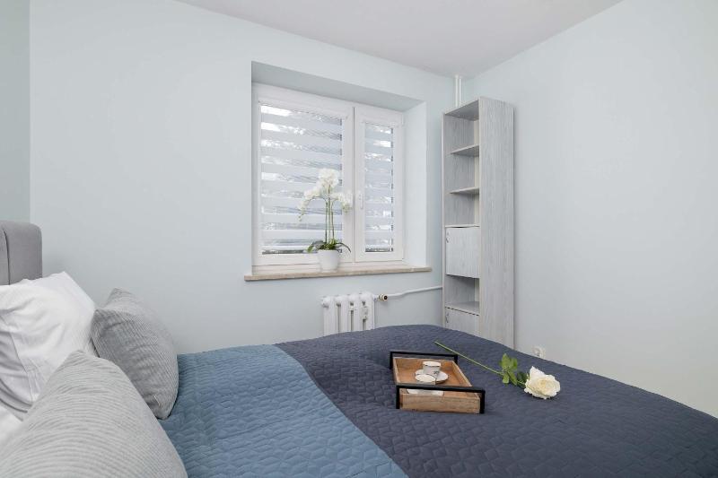 Spacious Apartment with 3 Bedrooms and Balcony in Rzeszów by Noclegi Renters - image 28