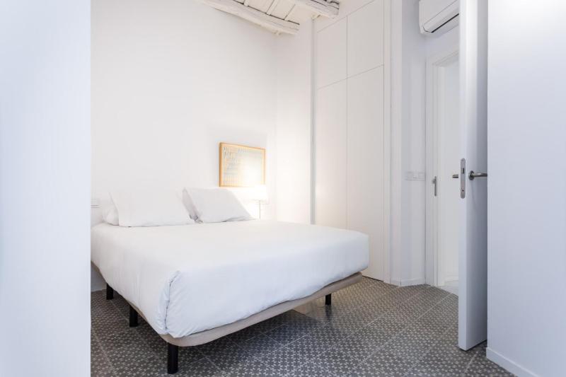 Abades I by Home at Homes - image 6