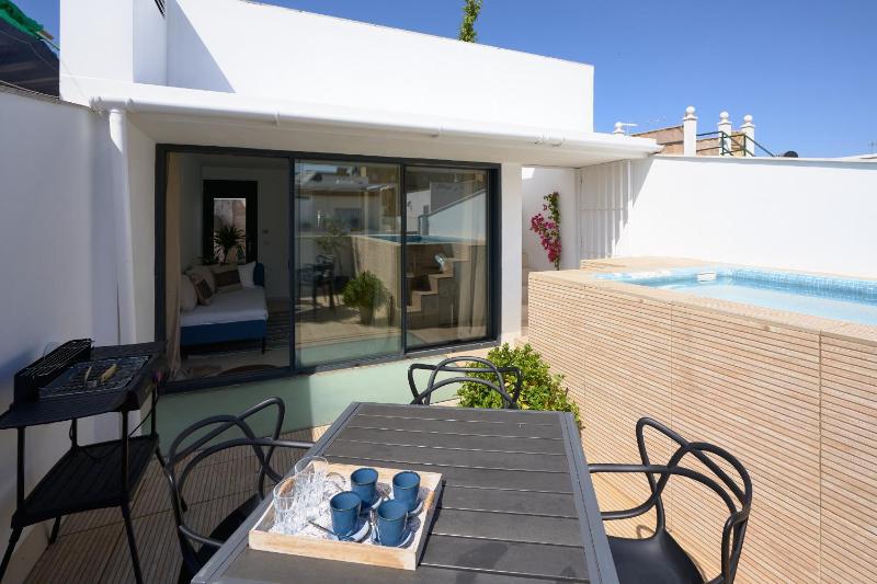 Triana by Home at Homes - image 9
