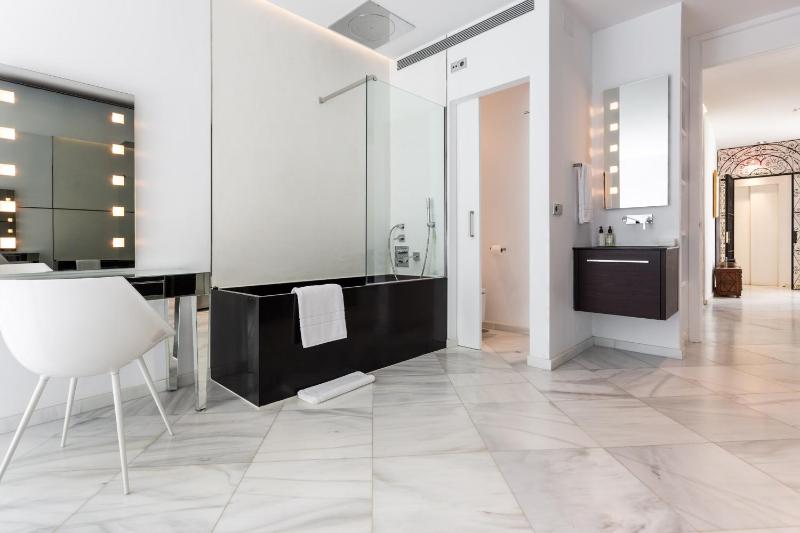 Puerta del Leon by Home at Homes - image 8