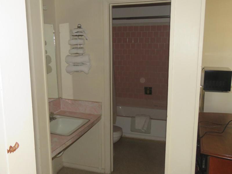 Queen Room image 1