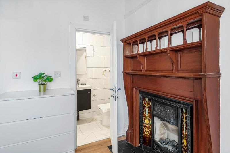 Notthingham Park Avenue Elegant Mapperley Park Residence - image 46