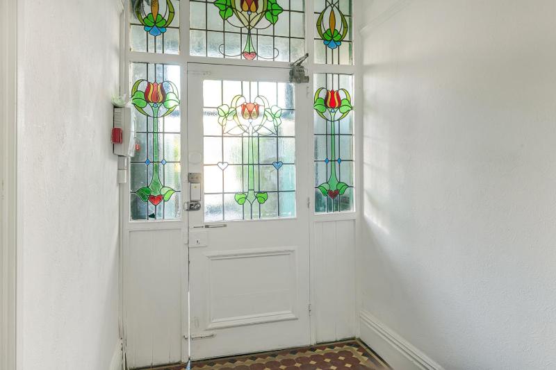 Notthingham Park Avenue Elegant Mapperley Park Residence - image 7