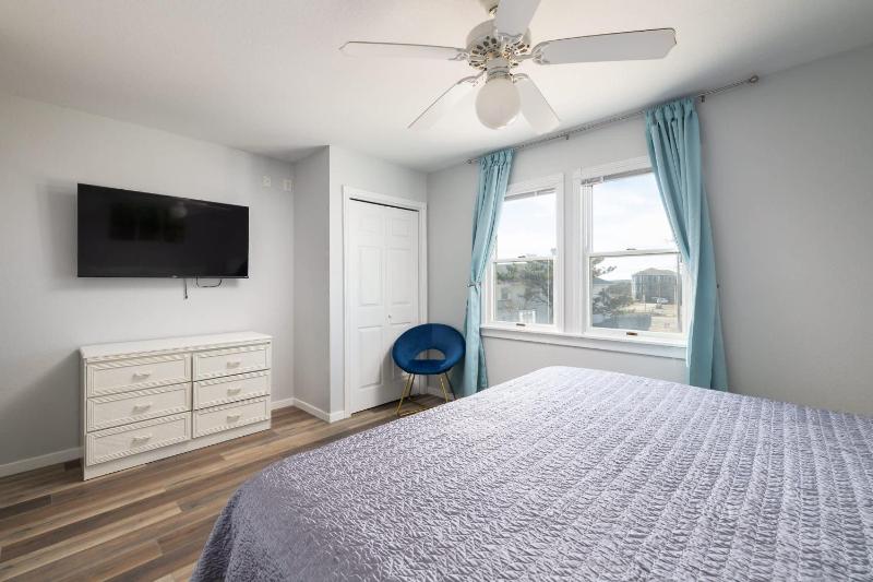 Nags Head Oceanfront Private Beach Access & Pool - image 38