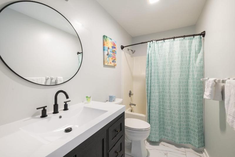 Nags Head Oceanfront Private Beach Access & Pool - image 34