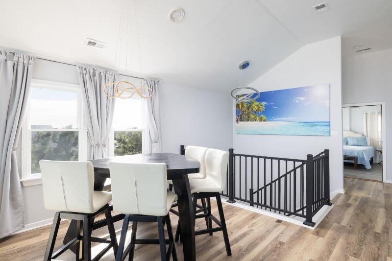 Nags Head Oceanfront Private Beach Access & Pool - image 25