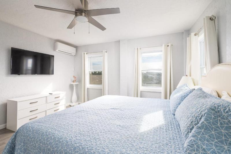 Nags Head Oceanfront Private Beach Access & Pool - image 24