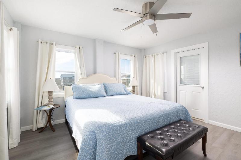 Nags Head Oceanfront Private Beach Access & Pool - image 43