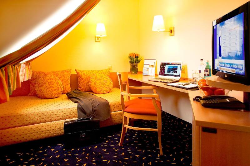 Hotel Plaza - image 16