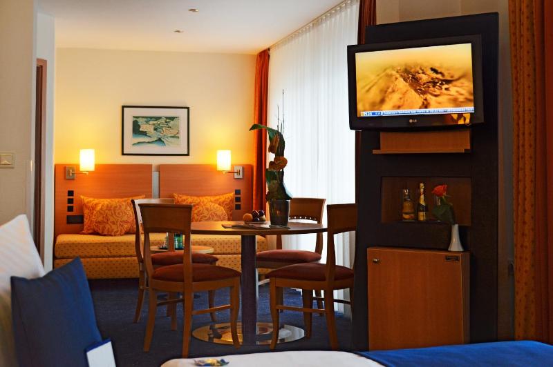 Junior Suite with Terrace image 3