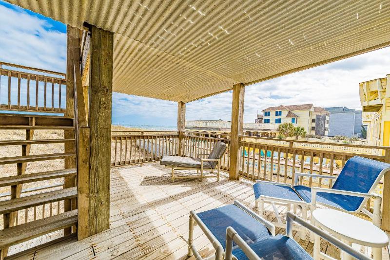 Four Sons of a Beach - KDH Scrimshaw Oceanfront Condo Ocean View Cargo Lift Flex Stays - image 31
