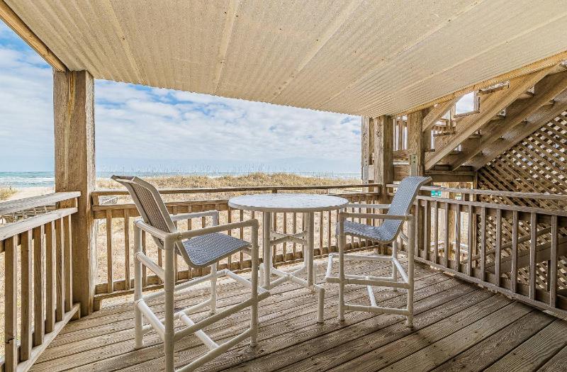Four Sons of a Beach - KDH Scrimshaw Oceanfront Condo Ocean View Cargo Lift Flex Stays - image 4