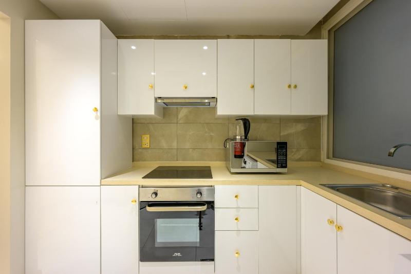 Abraj Suites Hotel - image 12