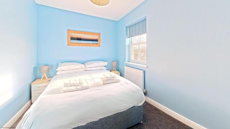 Greenwich Cottage - Part of the The Bay Filey Holiday Village with pool gym and direct beach access pub restaurant tennis and meadows walks - image 42