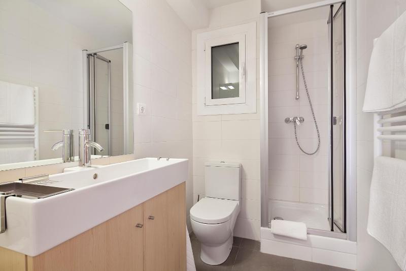 Executive Two-Bedroom Apartment image 2
