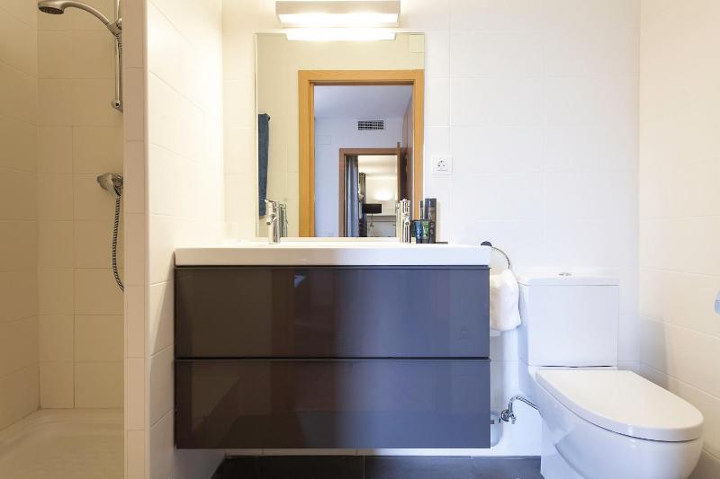 Executive One-Bedroom Apartment image 2