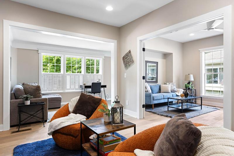 Cute and Quaint on Carrollton-Family Friendly Home - image 13