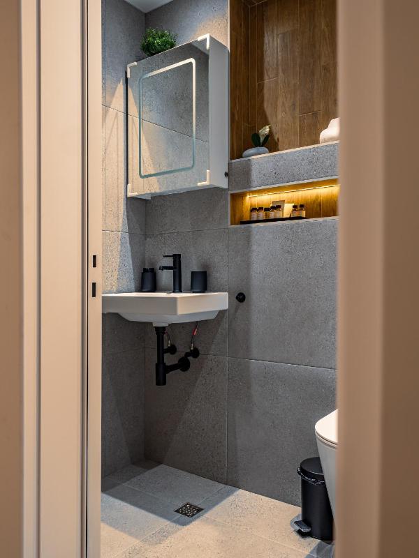 Stylish New High-End 3BR Apt on Vitoshka Blvd - image 12