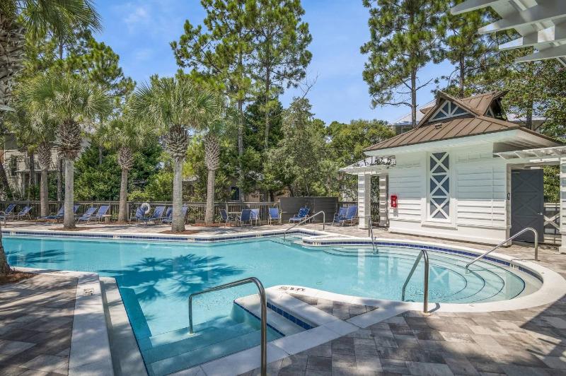 Elegant 5BR 30A Home w Hot tub & Pool - image 46