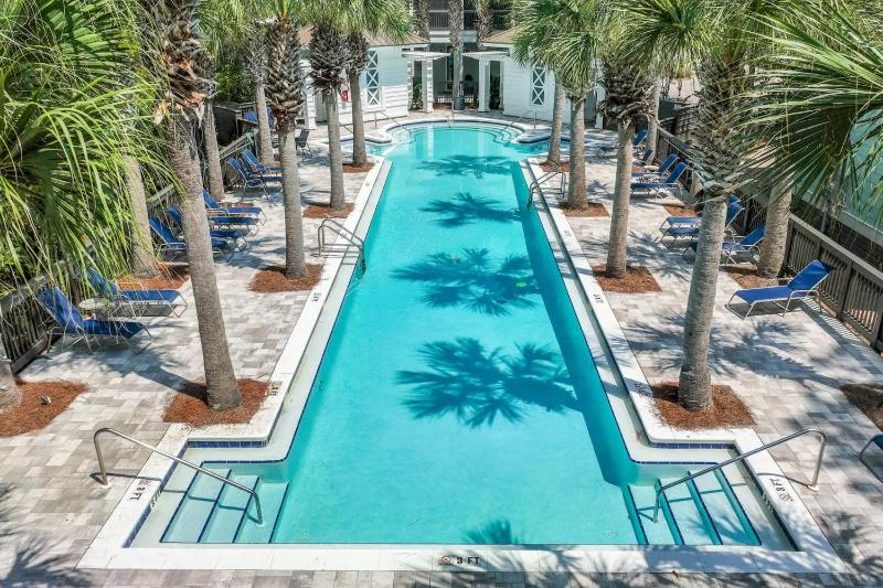 Elegant 5BR 30A Home w Hot tub & Pool - image 45