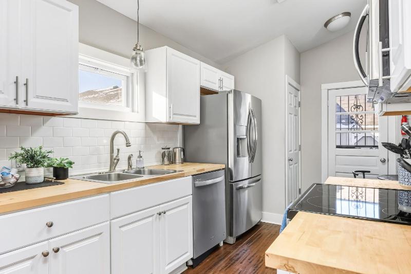 Sleek Modern Indy Home with Yard WiFi Family Friendly & Easy Access - image 22