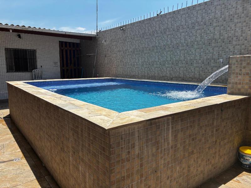 Juliana - image 12