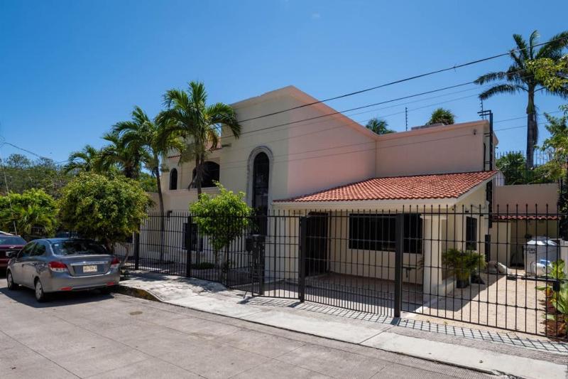 Casa Jurel Apartment Ideal Location in Cancun 2 Bedrooms Free WiFi and Kitchen - image 3