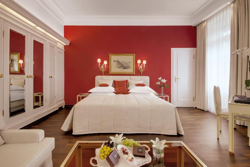 Comfort Double Room image 4