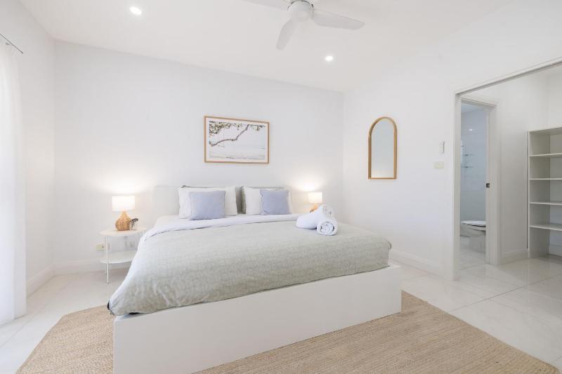 57 Tomaree Road House - Pool Air-con Wi-fi Boat Parking - image 2