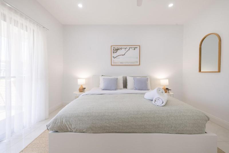 57 Tomaree Road House - Pool Air-con Wi-fi Boat Parking - image 4