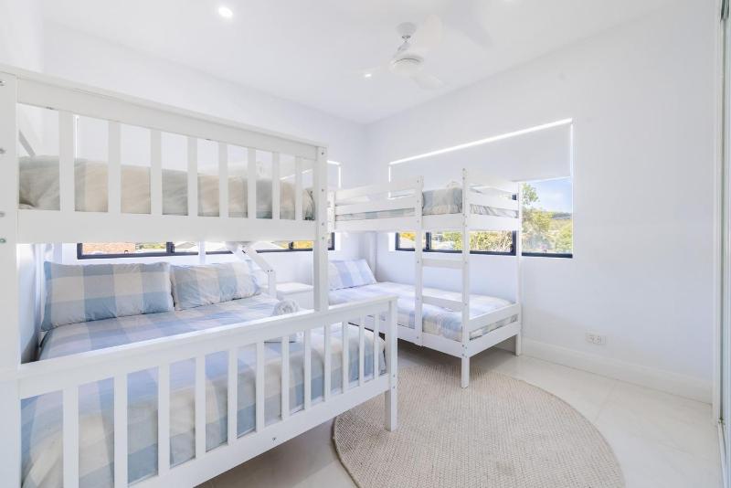 57 Tomaree Road House - Pool Air-con Wi-fi Boat Parking - image 6