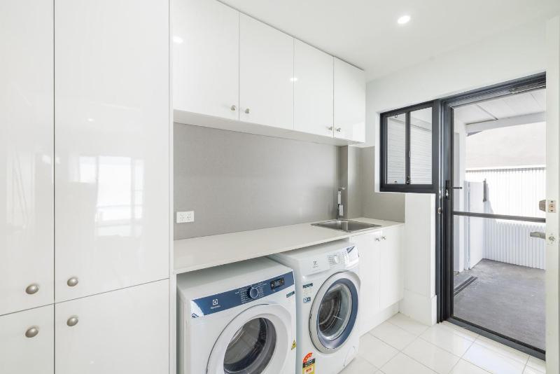 57 Tomaree Road House - Pool Air-con Wi-fi Boat Parking - image 18