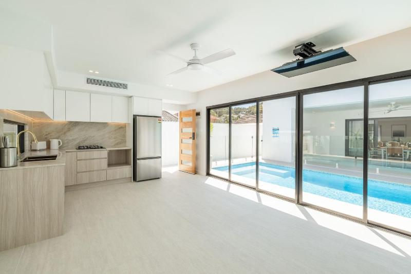 57 Tomaree Road Complex - House and Cabana with Pool Linen Air-con Wi-fi Boat Parking - image 38