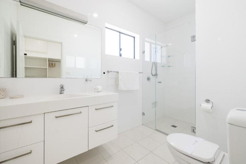 57 Tomaree Road Complex - House and Cabana with Pool Linen Air-con Wi-fi Boat Parking - image 13