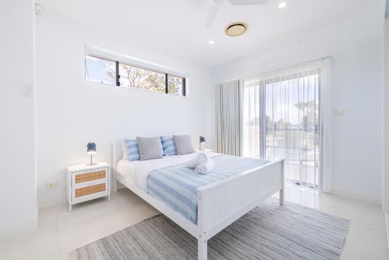 57 Tomaree Road Complex - House and Cabana with Pool Linen Air-con Wi-fi Boat Parking - image 27