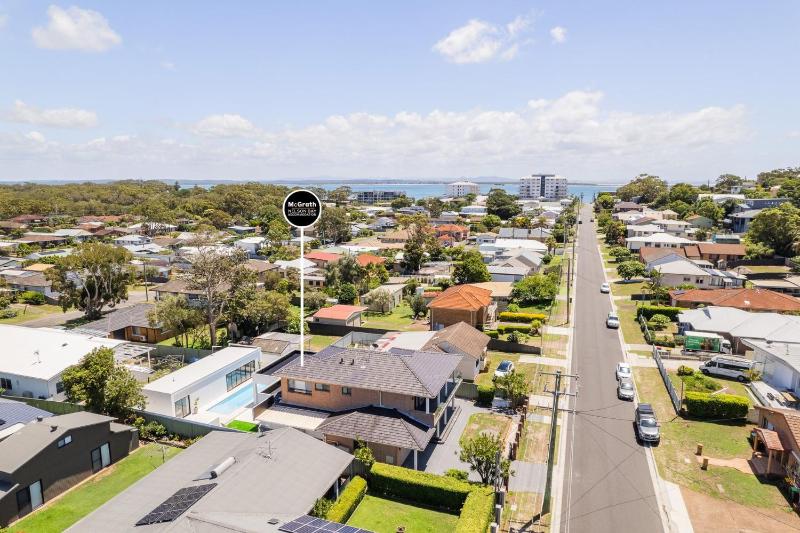 57 Tomaree Road Complex - House and Cabana with Pool Linen Air-con Wi-fi Boat Parking - image 31