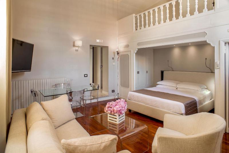 Les Fleurs Luxury House - image 6