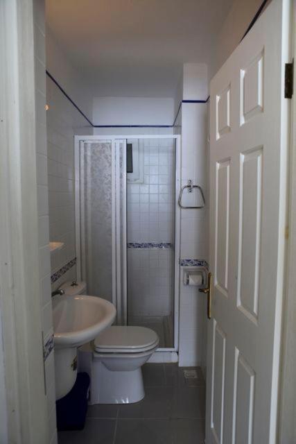 Apartment (3 Adults) image 4